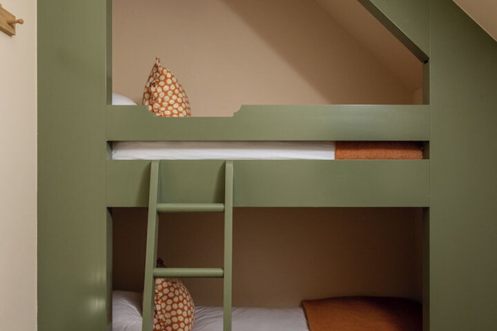 Room 10 of 94