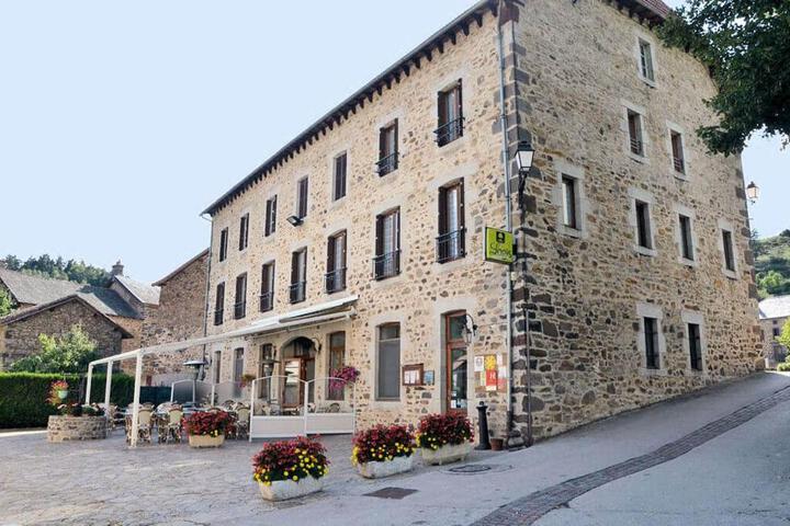 Logis Hôtel Auberge de lAllagnonette