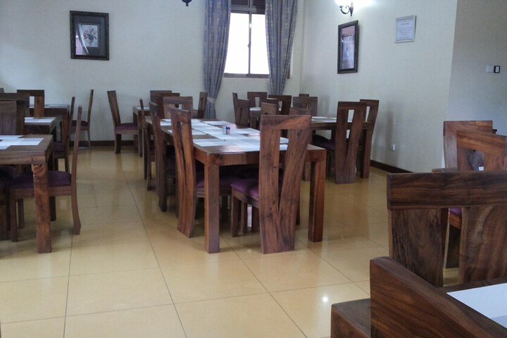 Dining 48 of 72