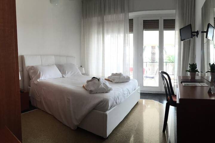 Room 9 of 43