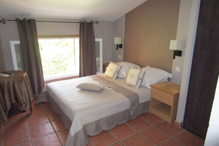 Room 6 of 44