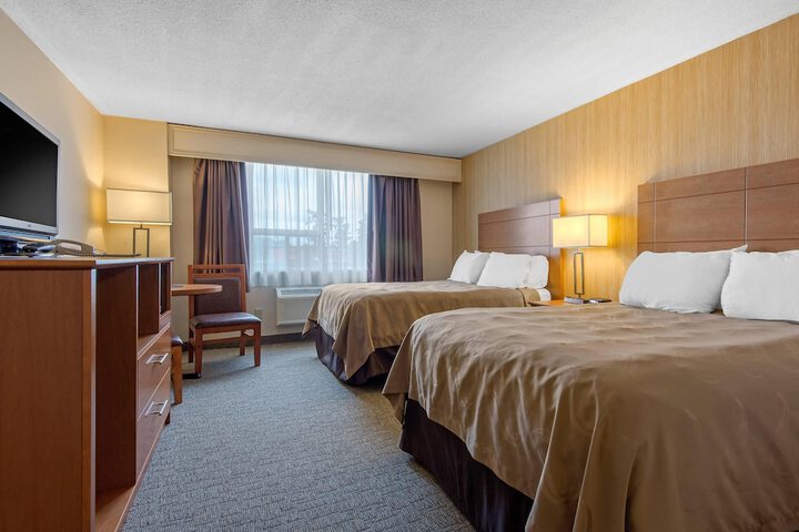 Room 6 of 32