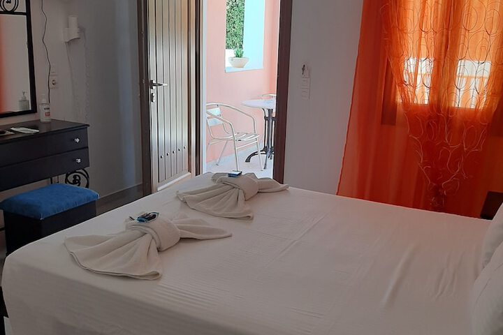 Room 18 of 65