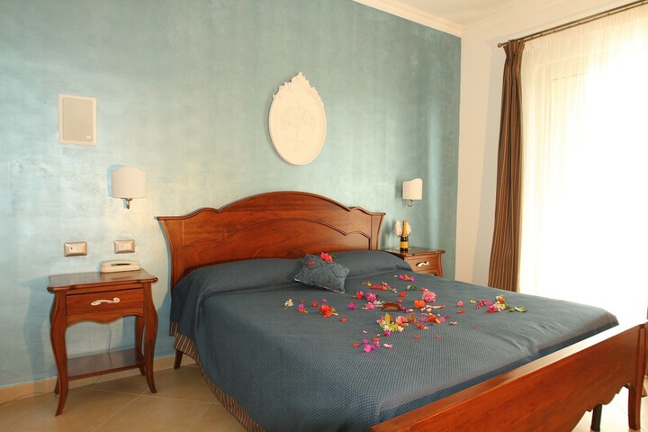 Room 10 of 65