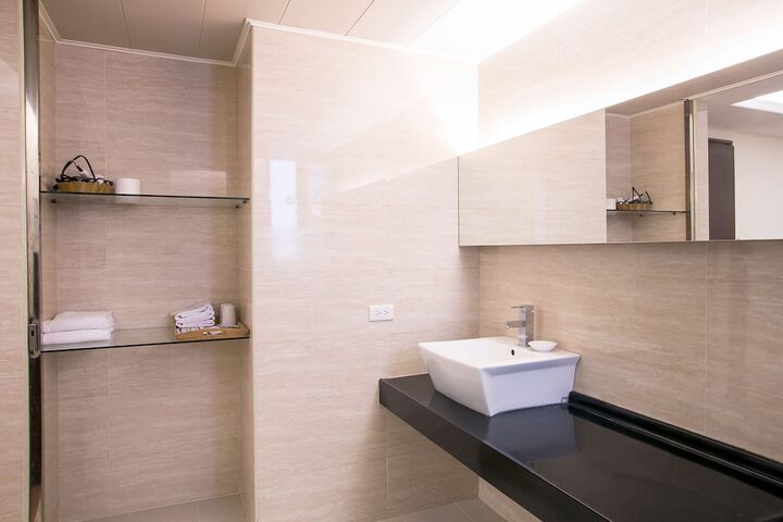 Room 15 of 25