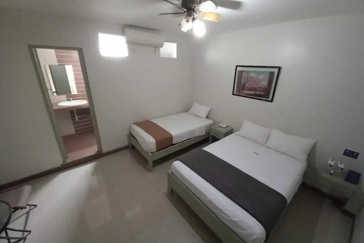 Room 3 of 11
