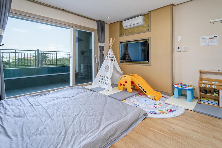 Room 2 of 56