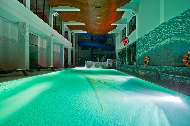 Pool 25 of 81
