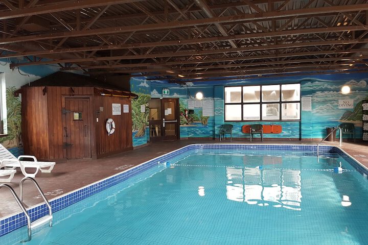 Pool 21 of 37