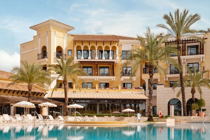 Hotel with Pool