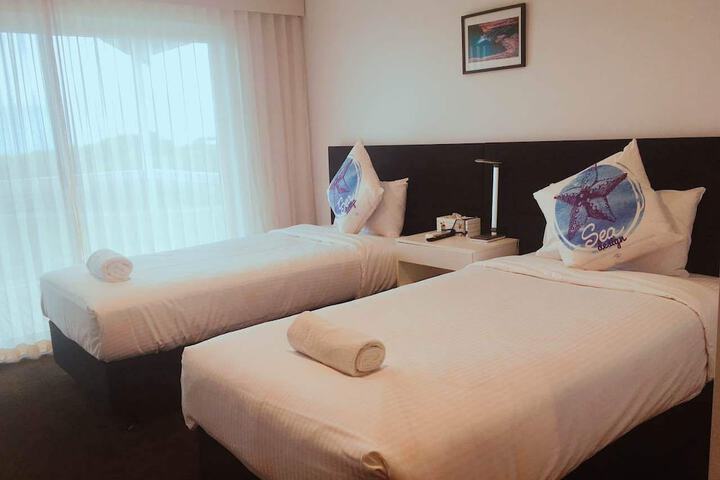 Room 8 of 34