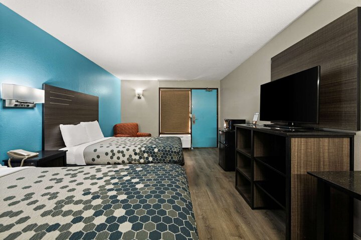 2 Double Beds (2 of 8)