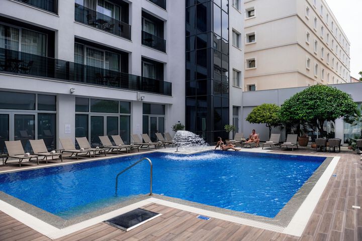 Pool 39 of 63