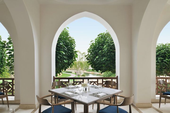 Dining 52 of 76