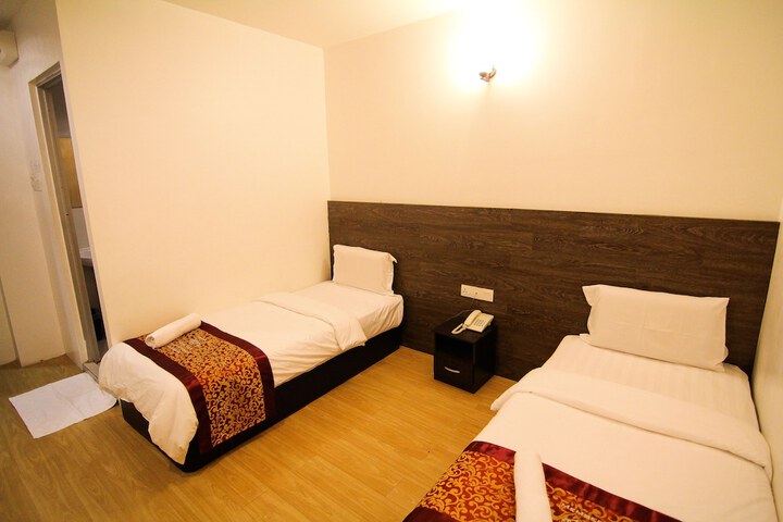 Room 17 of 36