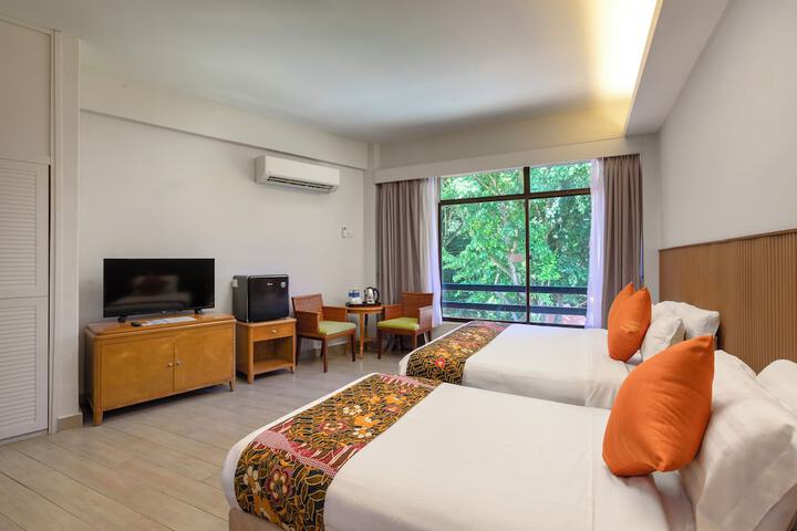 Room 28 of 80