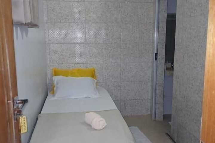 Room 9 of 35