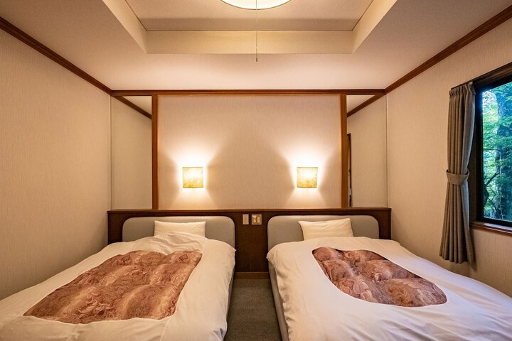 Room 6 of 39
