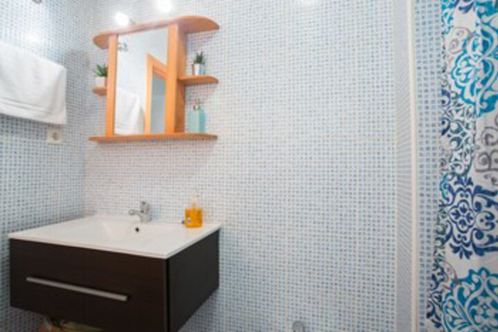 Room 2 of 22