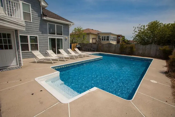 Pool 16 of 26