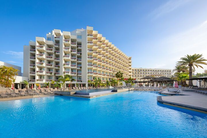 Pool Hotel