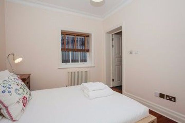 Room 7 of 26