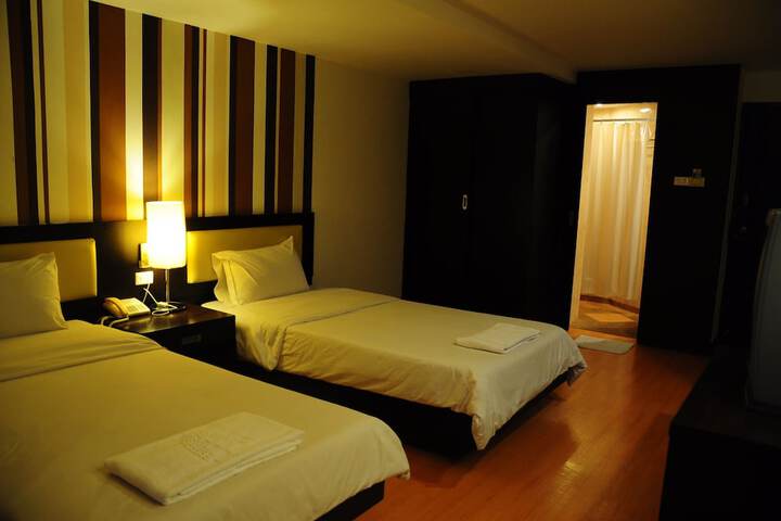 Room 5 of 31