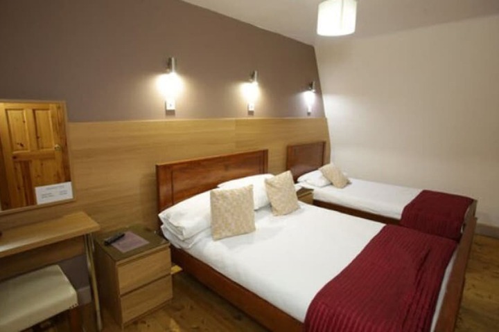 Room 42 of 58