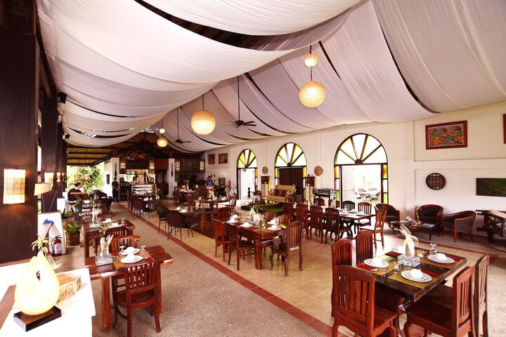 Dining 67 of 97