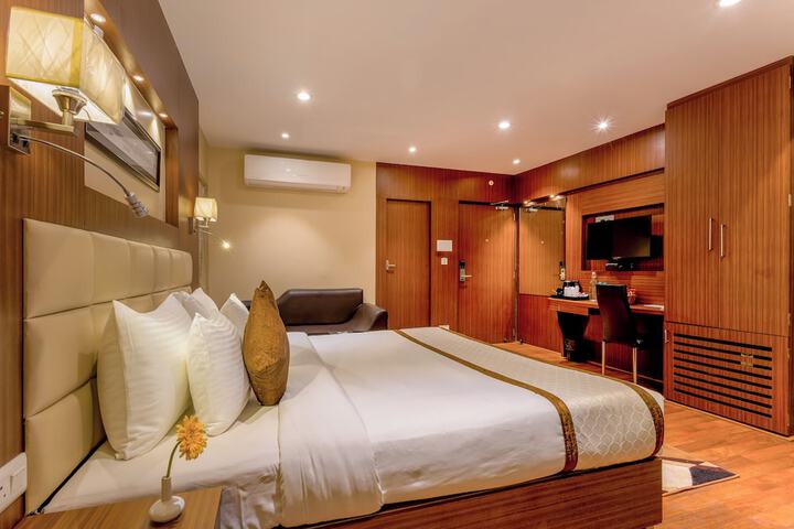 Room 44 of 161