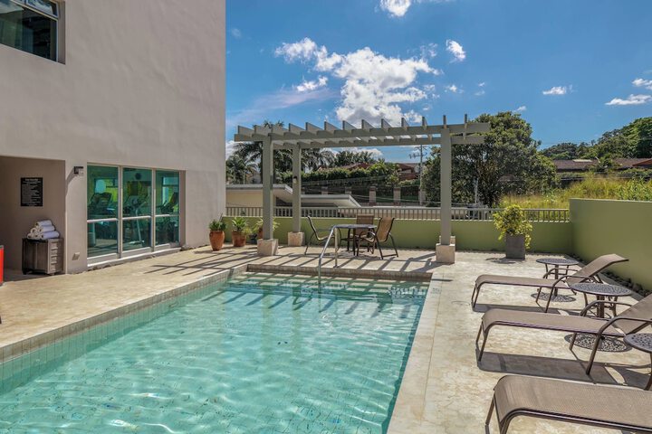 Hotel Pool