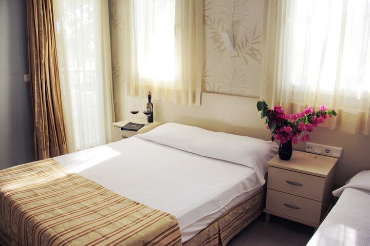 Room 4 of 46