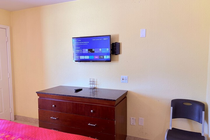 Room 32 of 67