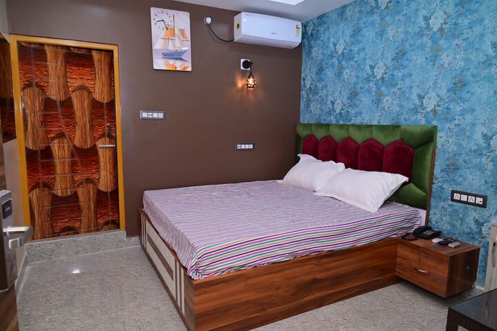 Room 12 of 31