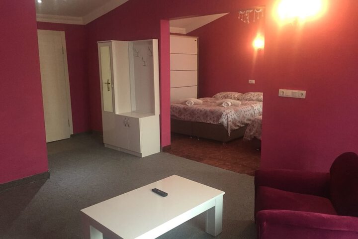 Room 22 of 28