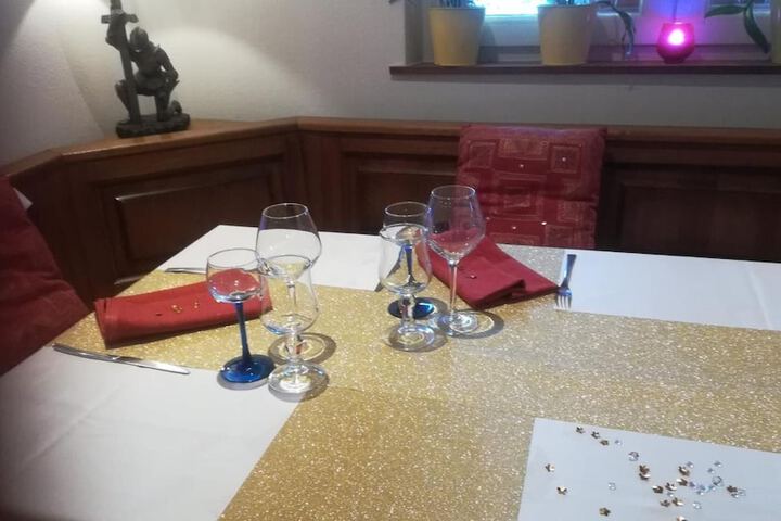Dining 31 of 56