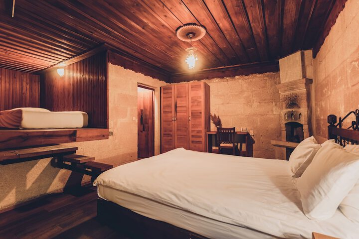 Room 23 of 112