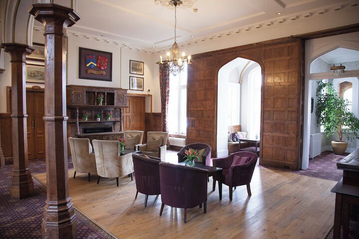 Lounge 107 of 137