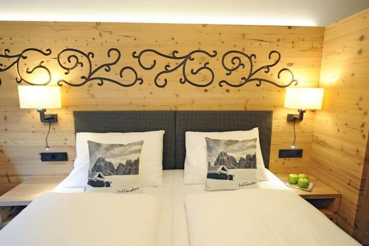 Room 19 of 33