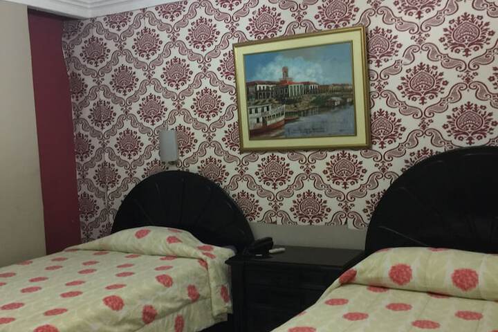 Room 8 of 16