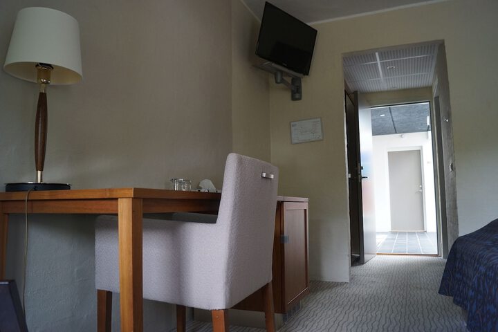 Room 12 of 49
