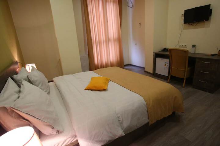 Room 21 of 86