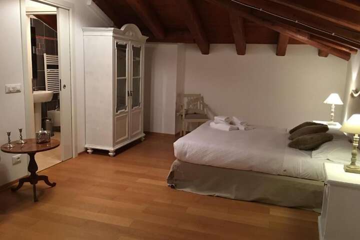 Room 26 of 57