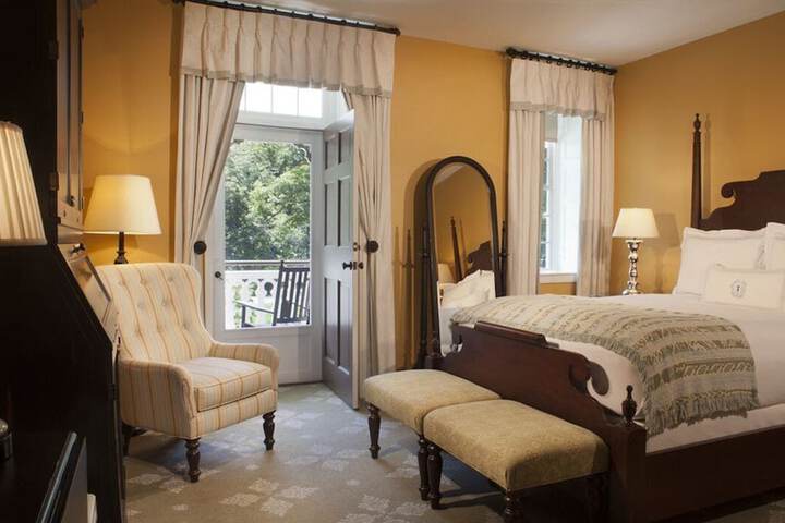 Deluxe Room 1 King Bed (51 of 53)