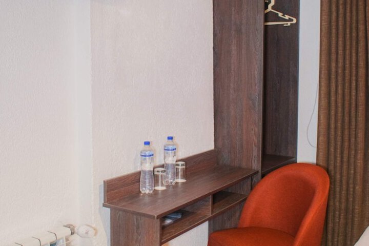 Room 33 of 65