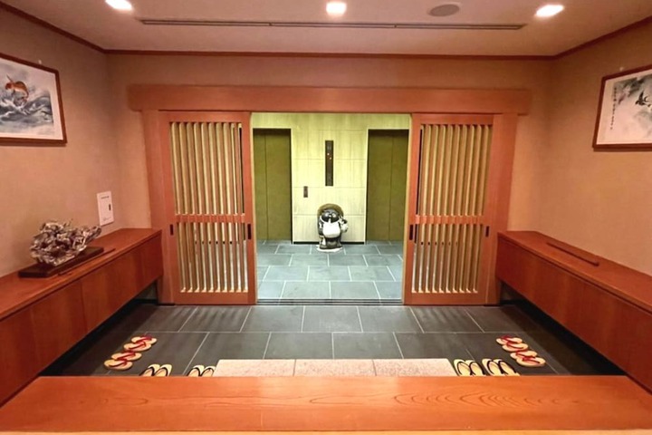 Room 26 of 114