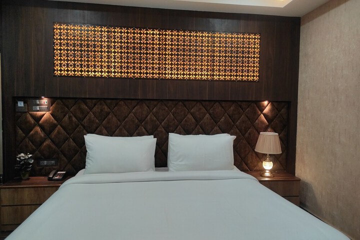 Room 16 of 110