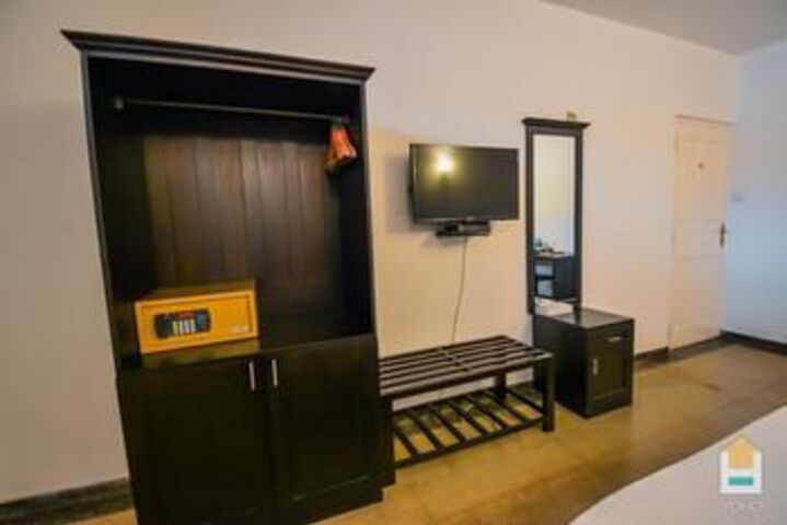 Room 3 of 6