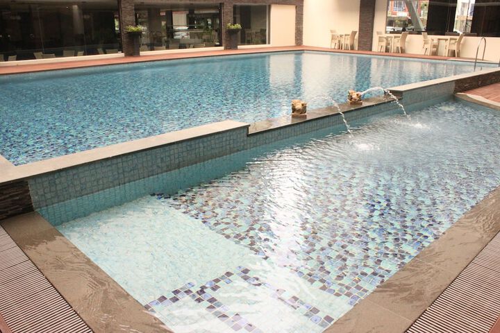Pool Hotel