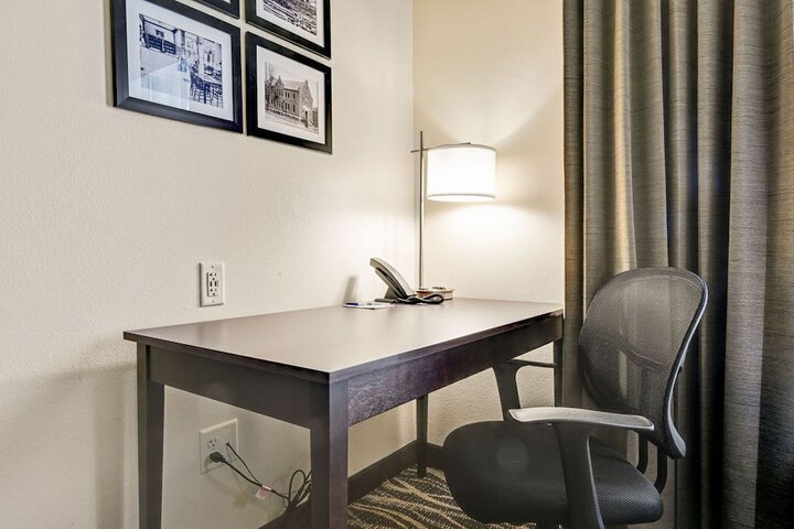 2 Queen Guest Room (9 of 18)